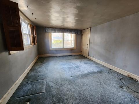 16 Adams St, Chicopee, MA 01013 photo 6