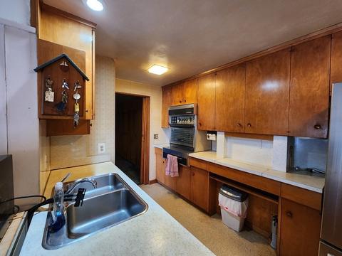 16 Adams St, Chicopee, MA 01013 photo 10