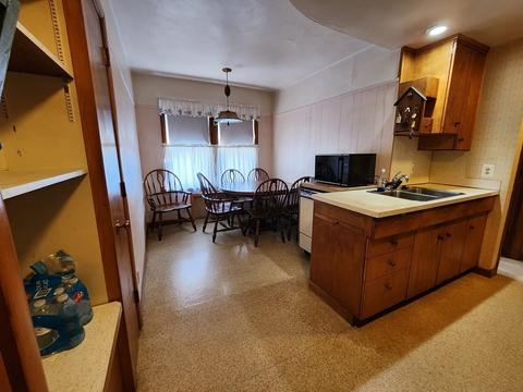 16 Adams St, Chicopee, MA 01013 photo 9