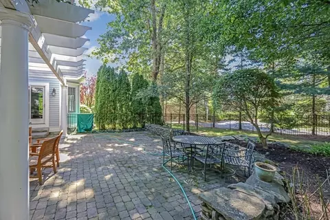 72 Stonecrest Dr, Needham, MA 02492 photo 39