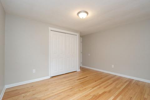 31 Cottonwood Ln, Springfield, MA 01128 photo 16
