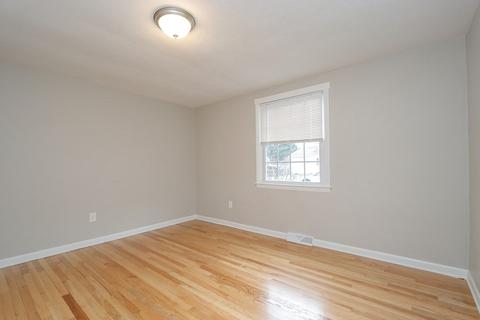 31 Cottonwood Ln, Springfield, MA 01128 photo 17
