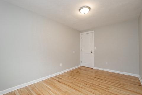31 Cottonwood Ln, Springfield, MA 01128 photo 24