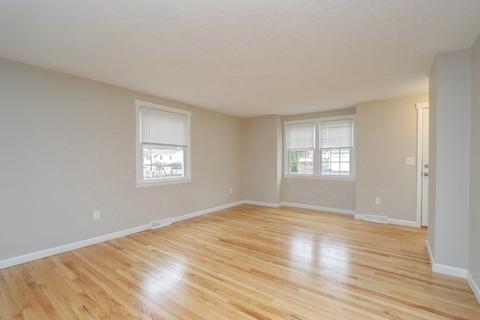 31 Cottonwood Ln, Springfield, MA 01128 photo 3