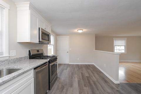 31 Cottonwood Ln, Springfield, MA 01128 photo 13