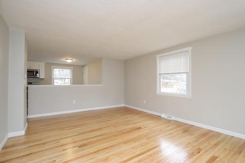 31 Cottonwood Ln, Springfield, MA 01128 photo 6