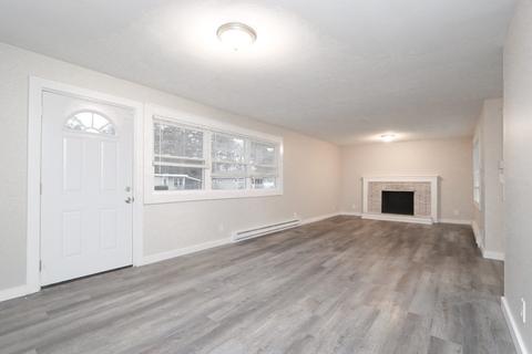 40 Vincent St, Springfield, MA 01129 photo 2