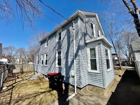 30 Rutland Sq, Brockton, MA 02301