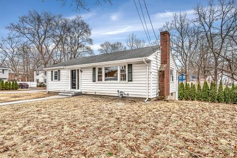 14 Deane St, Maynard, MA 01754 photo 2
