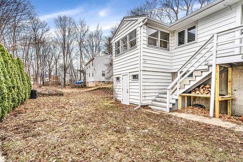 14 Deane St, Maynard, MA 01754 photo 5