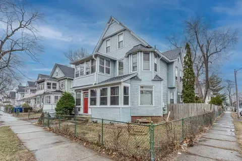 22 Pasadena St, Springfield, MA 01108 photo 3