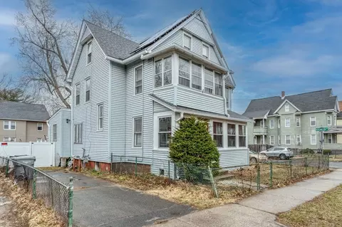 22 Pasadena St, Springfield, MA 01108 photo 2
