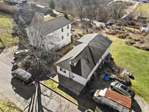 371 Clarkson St, Fall River, MA 02724 photo 2