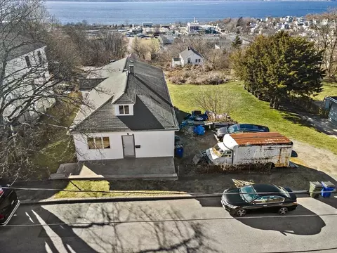 371 Clarkson St, Fall River, MA 02724 photo 1