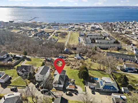 371 Clarkson St, Fall River, MA 02724 photo 3
