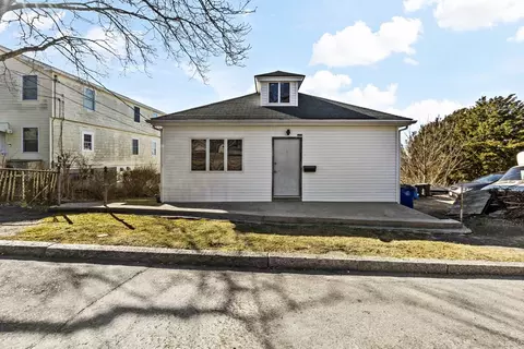 371 Clarkson St, Fall River, MA 02724 photo 9
