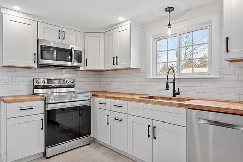 407 Fredette St, Athol, MA 01331 photo 2