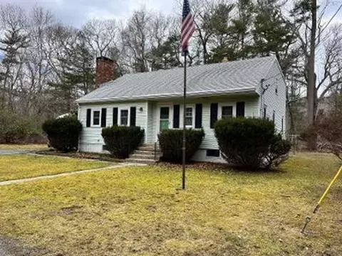 35 Texas St, Marshfield, MA 02050