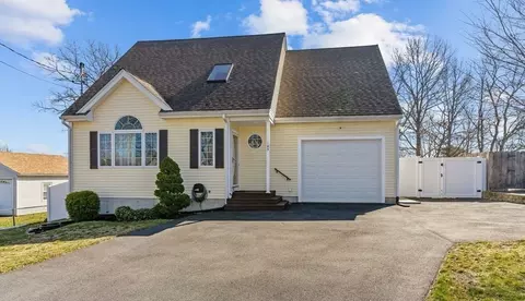 165 Frost St, Fall River, MA 02721 photo 2