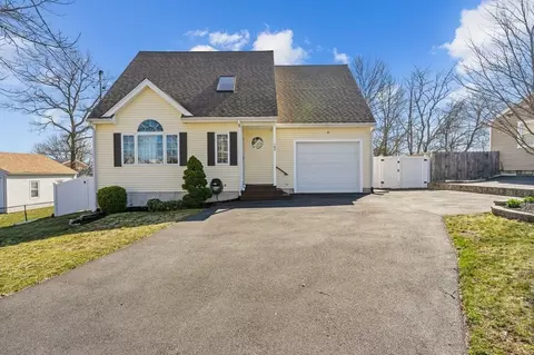 165 Frost St, Fall River, MA 02721 photo 3