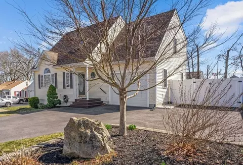 165 Frost St, Fall River, MA 02721 photo 1
