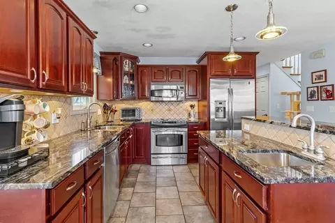 165 Frost St, Fall River, MA 02721 photo 5