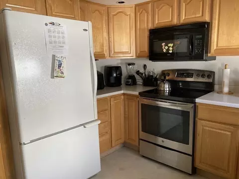 196 Montgomery St, Chicopee, MA 01020 photo 5