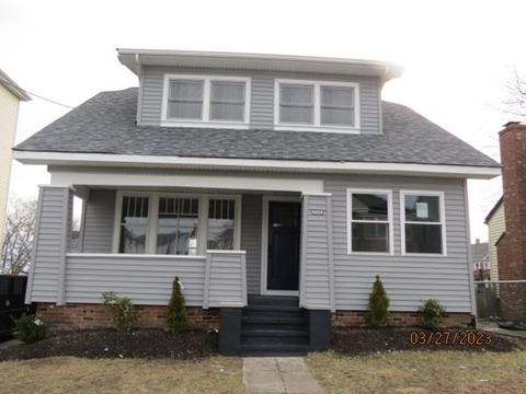 2029 Pleasant St, Fall River, MA 02723 photo 2