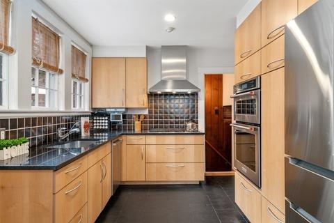 85 Stanton Rd, Brookline, MA 02445 photo 5