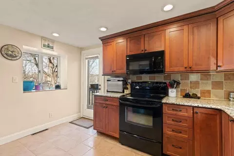 73 Longfellow Rd, Reading, MA 01867 photo 15