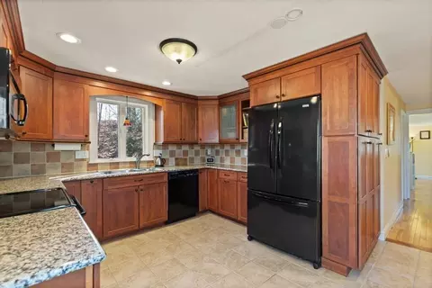 73 Longfellow Rd, Reading, MA 01867 photo 13