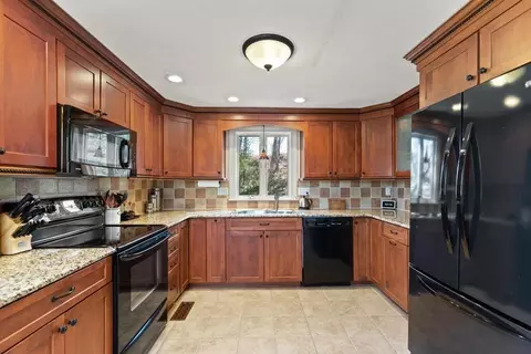 73 Longfellow Rd, Reading, MA 01867 photo 14