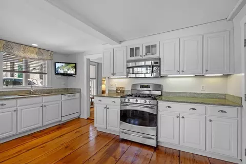104 Front St, Marblehead, MA 01945 photo 12