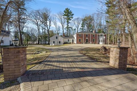 380 Lowell St, Lynnfield, MA 01940