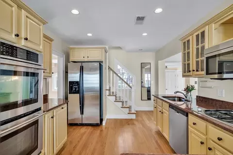 36 Sunset Rd, Wellesley, MA 02482 photo 5