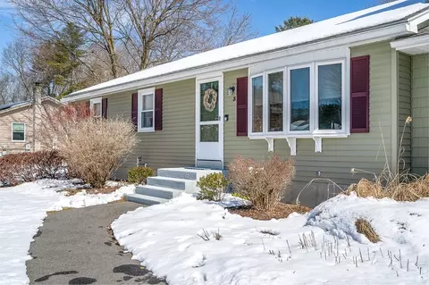 3 Concord Dr, Easthampton, MA 01027 photo 4