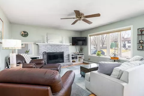 3 Concord Dr, Easthampton, MA 01027 photo 5