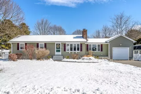 3 Concord Dr, Easthampton, MA 01027 photo 1