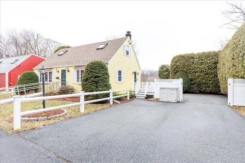 7 Forest St, Danvers, MA 01923 photo 3