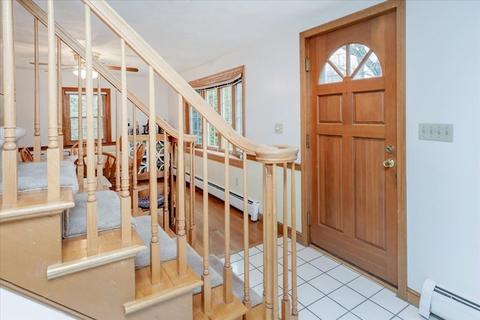 7 Forest St, Danvers, MA 01923 photo 4