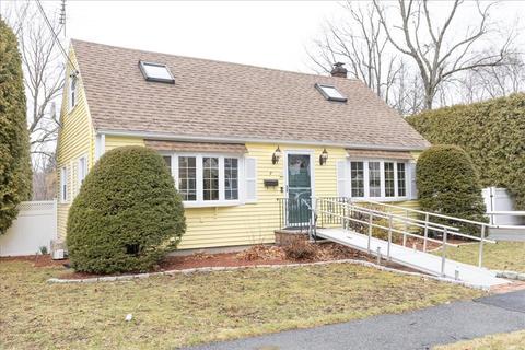 7 Forest St, Danvers, MA 01923 photo 2
