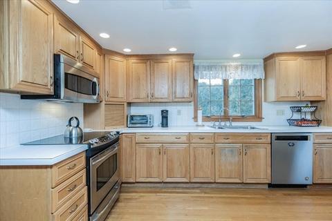 7 Forest St, Danvers, MA 01923 photo 9