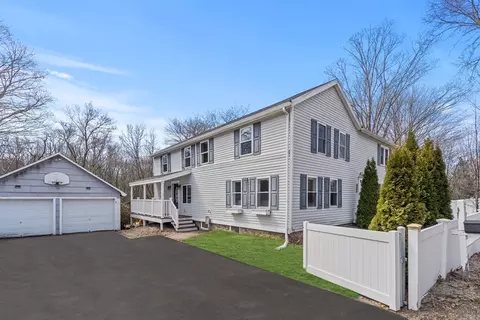 211 E Main St, Georgetown, MA 01833 photo 1