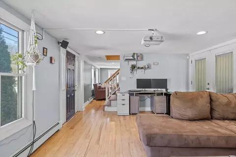 211 E Main St, Georgetown, MA 01833 photo 11