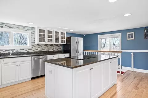 211 E Main St, Georgetown, MA 01833 photo 3