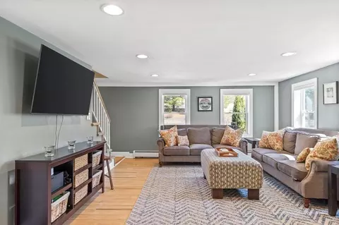 211 E Main St, Georgetown, MA 01833 photo 9