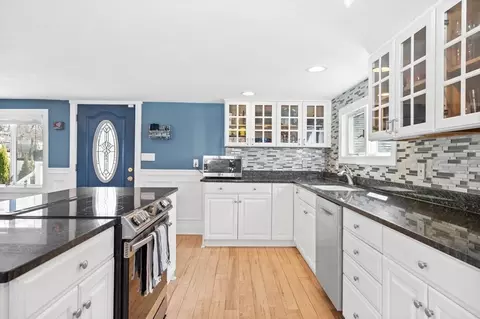 211 E Main St, Georgetown, MA 01833 photo 6