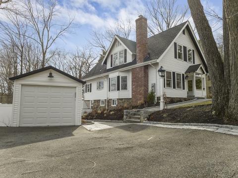 97 Crest Rd, Wellesley, MA 02482 photo 2