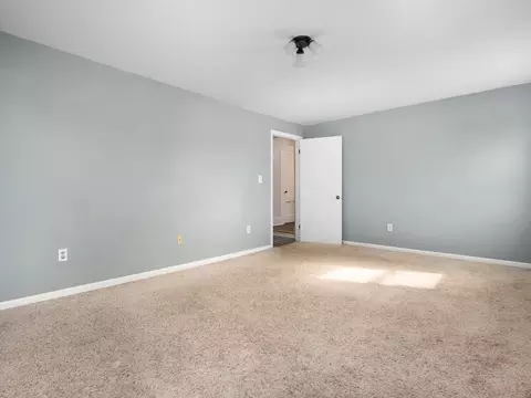 66 Eustis Ave, Lowell, MA 01850 photo 31