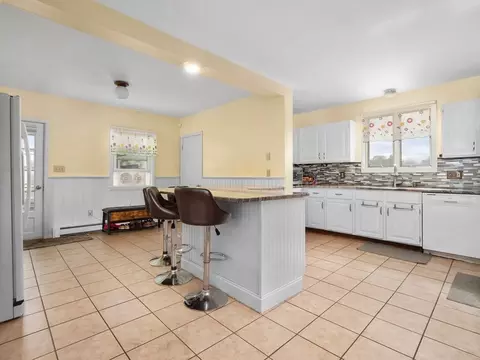 66 Eustis Ave, Lowell, MA 01850 photo 22